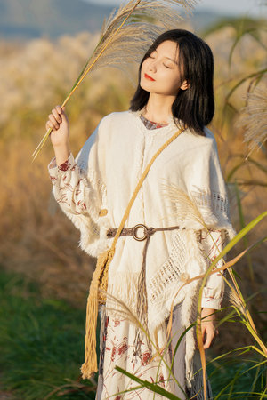 强行扒开皇上双腿进入男男