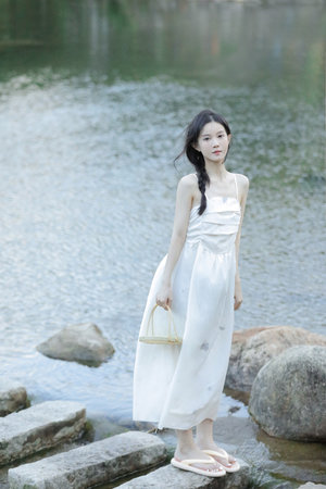 上官婉儿用笔搞自己图