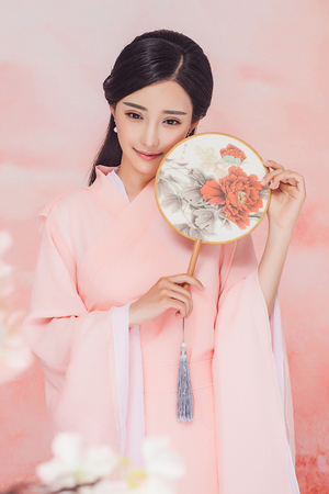 贾宝玉与王熙凤在轿子里第十二回