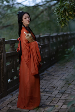 用卫生纸制作一个假B