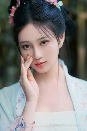 不穿内衣的瑜伽老师