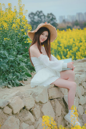 跟女同事出差酒店激情放纵