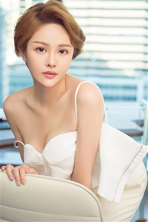 给我一个可以在线观看的视频