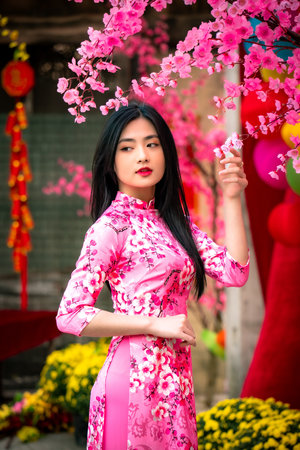 跟美女老板在办公室做