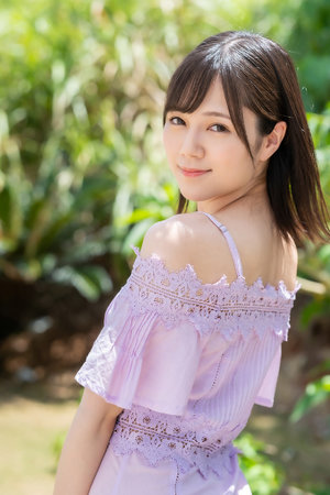 掰开粉嫩小阴部